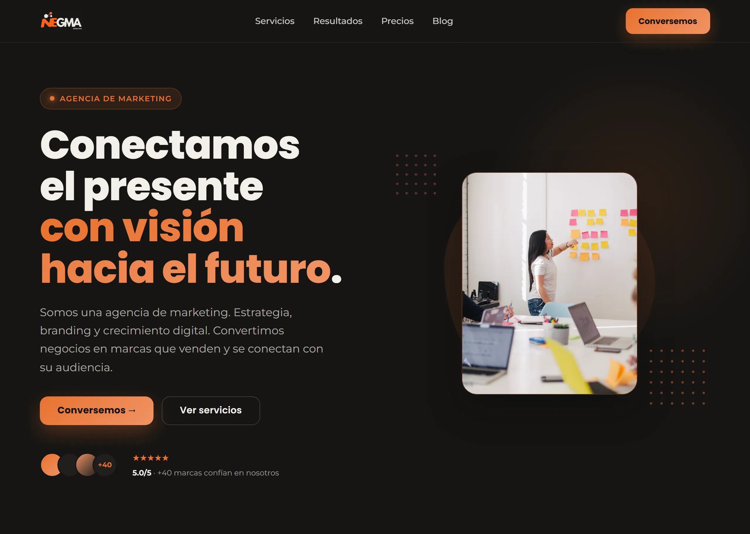 Sitio para empresas con diseño Clásico hecho con Disecko — paleta Ónice