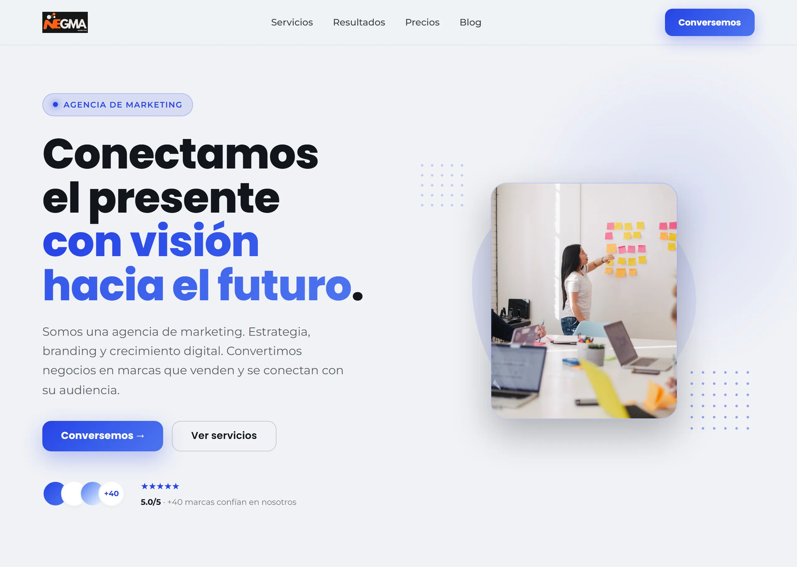Sitio para empresas con diseño Clásico hecho con Disecko — paleta Nieve