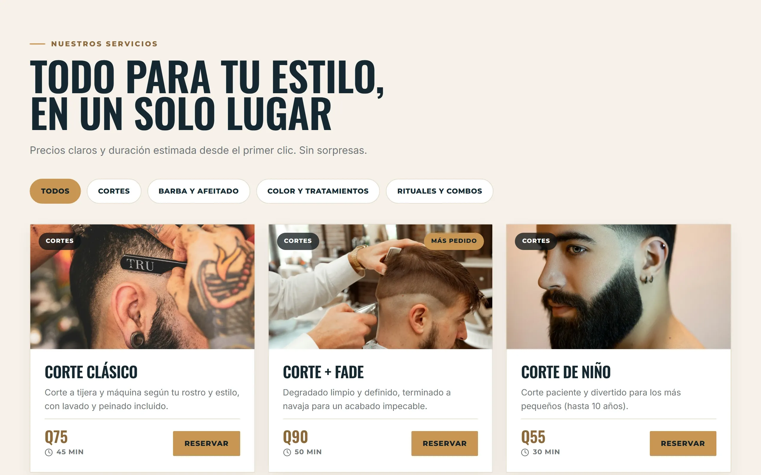 Servicios agrupados por categoría, con precio y duración, en un sitio de Disecko